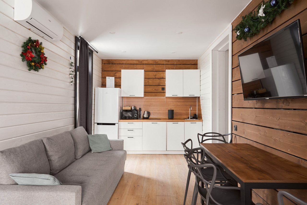 Коттедж (С одной спальней (растопка банного чана не включена в стоимость)), Коттедж Opushka house