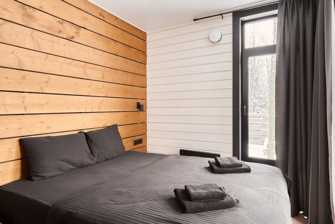 Коттедж (С одной спальней (растопка банного чана не включена в стоимость)), Коттедж Opushka house