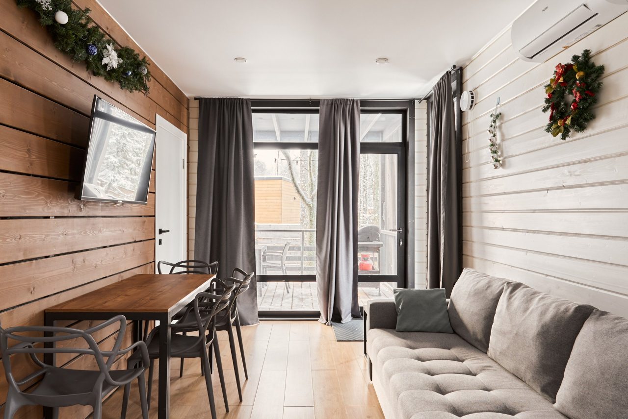 Коттедж (С одной спальней (растопка банного чана не включена в стоимость)), Коттедж Opushka house