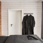 Коттедж (С двумя спальнями и баней  (растопка бани и чана не включена в стоимость)), Коттедж Black Village Family