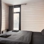 Коттедж (С двумя спальнями и баней  (растопка бани и чана не включена в стоимость)), Коттедж Black Village Family