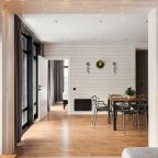 Коттедж (С двумя спальнями и баней  (растопка бани и чана не включена в стоимость)), Коттедж Black Village Family