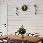 Коттедж (С двумя спальнями и баней  (растопка бани и чана не включена в стоимость)), Коттедж Black Village Family