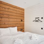 Коттедж (С двумя спальнями (растопка купели не включена в стоимость)), Коттедж Black Village Family