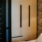 Вместительный гардеробный шкаф