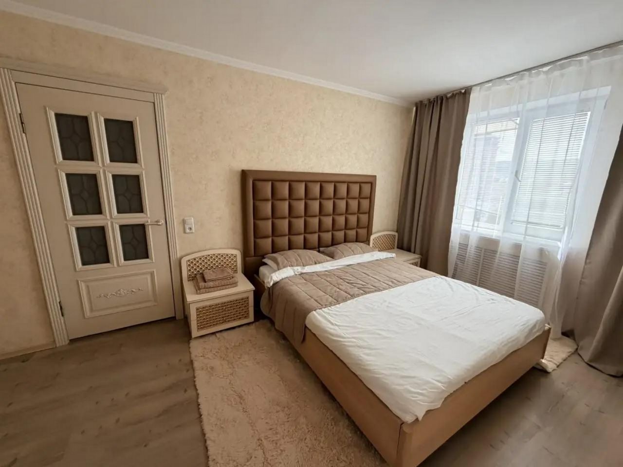 Апартаменты (на Еськова), Апартаменты На Еськова