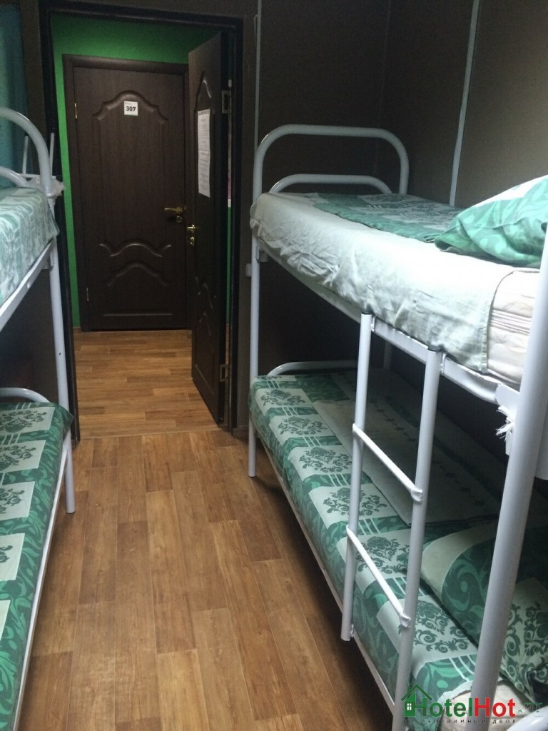 Шестиместный (Койко-место в 6-местном номере для мужчин) общежития гостиничного типа Хостел HotelHot, Химки