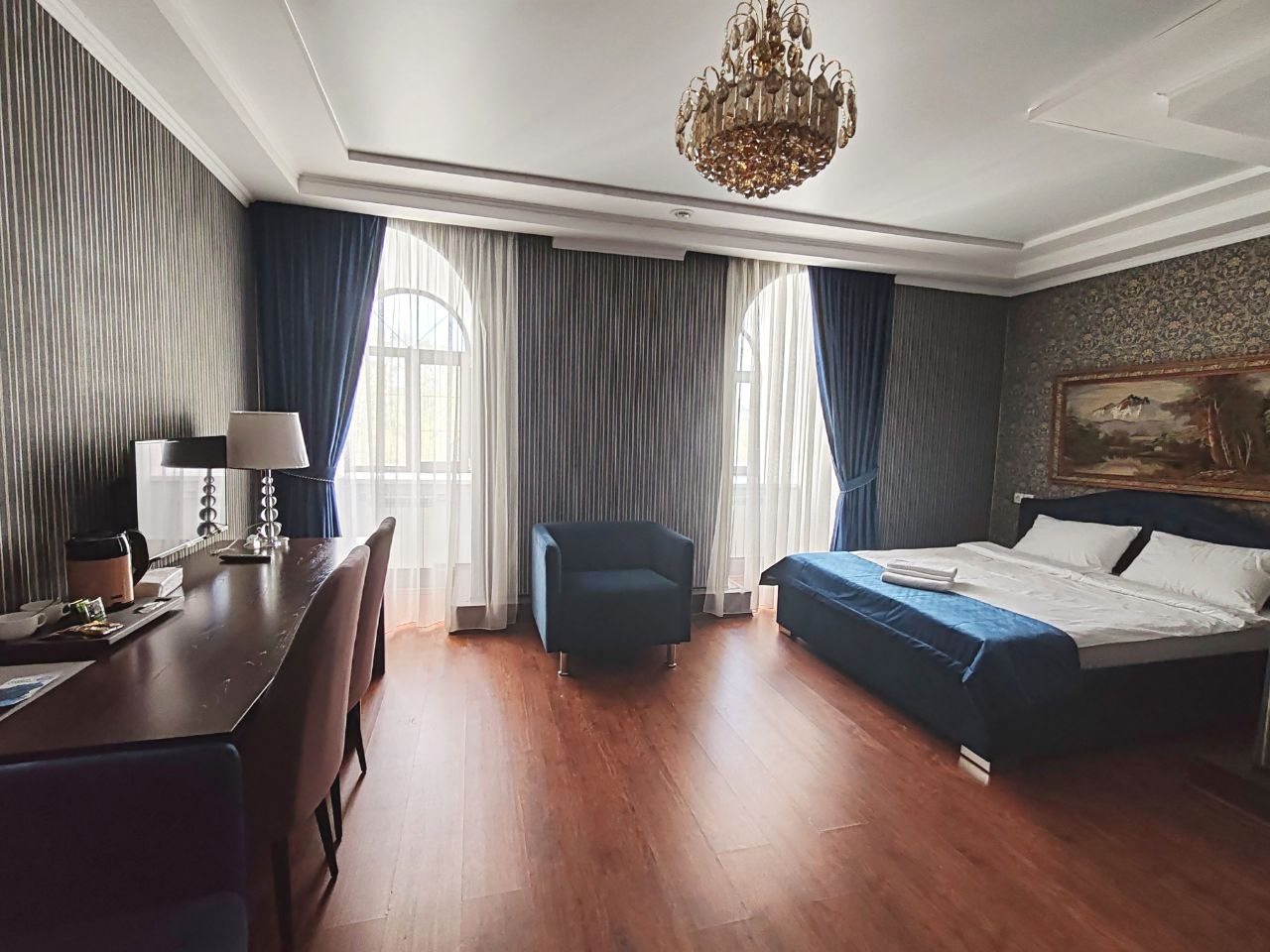 Люкс (Люкс с кроватью king size), Astra spa hotel