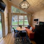 Шале (Шале 5 Black House), База отдыха Barn House