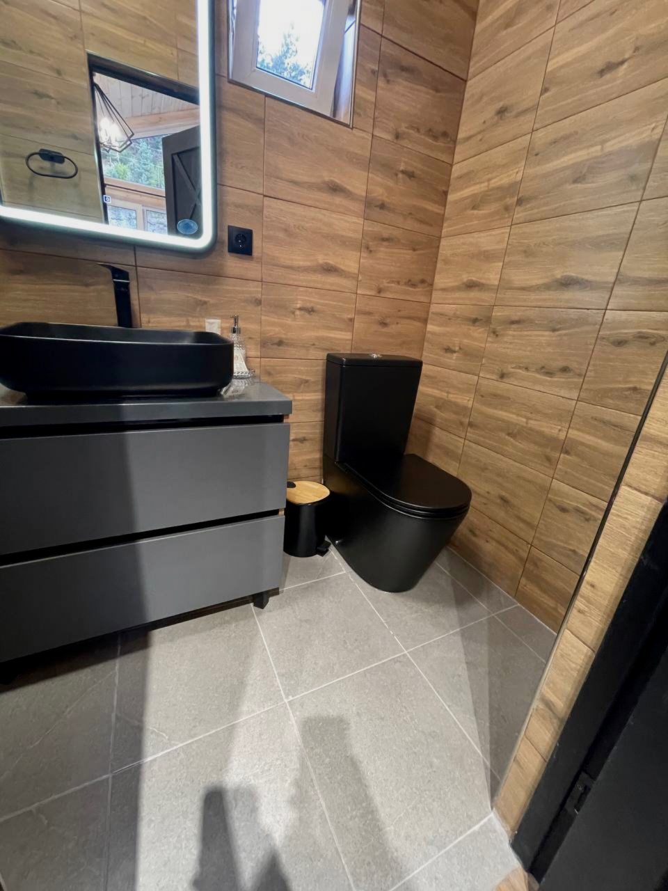 Шале (Шале 5 Black House), База отдыха Barn House