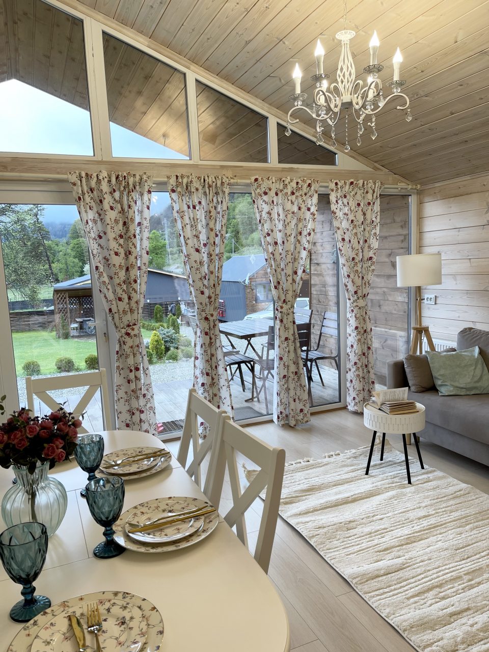 Шале (Шале 2 в стиле Прованс), База отдыха Barn House