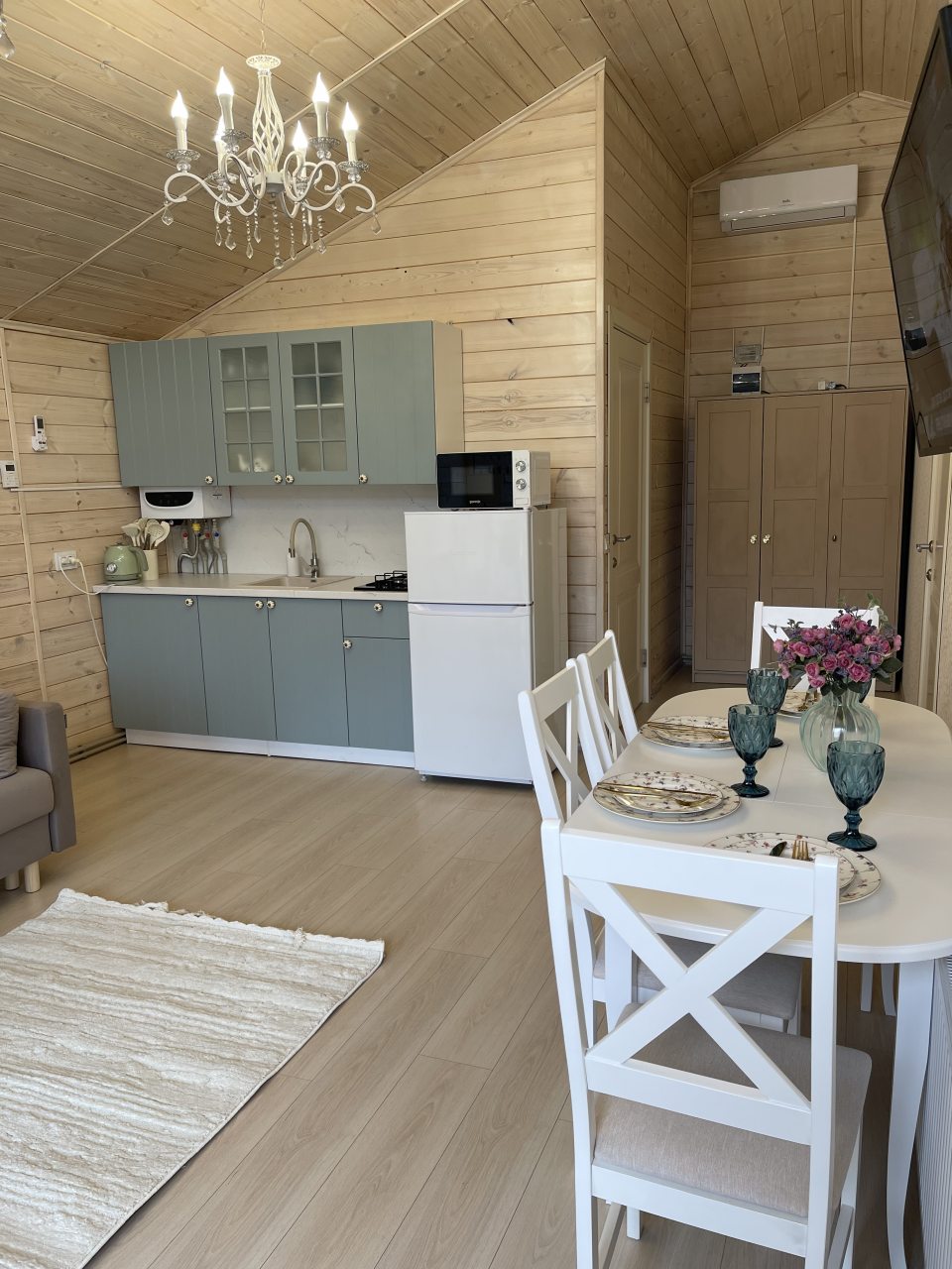 Шале (Шале 2 в стиле Прованс), База отдыха Barn House