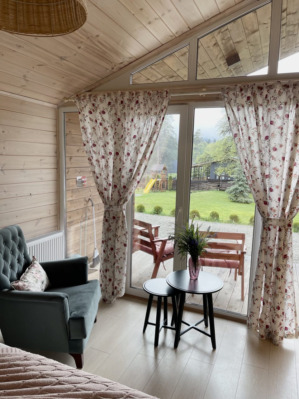 Шале (Шале 2 в стиле Прованс), База отдыха Barn House