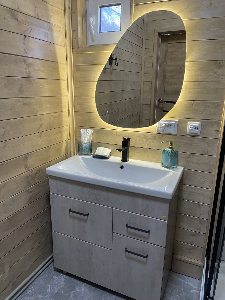 Шале (Шале 1), База отдыха Barn House