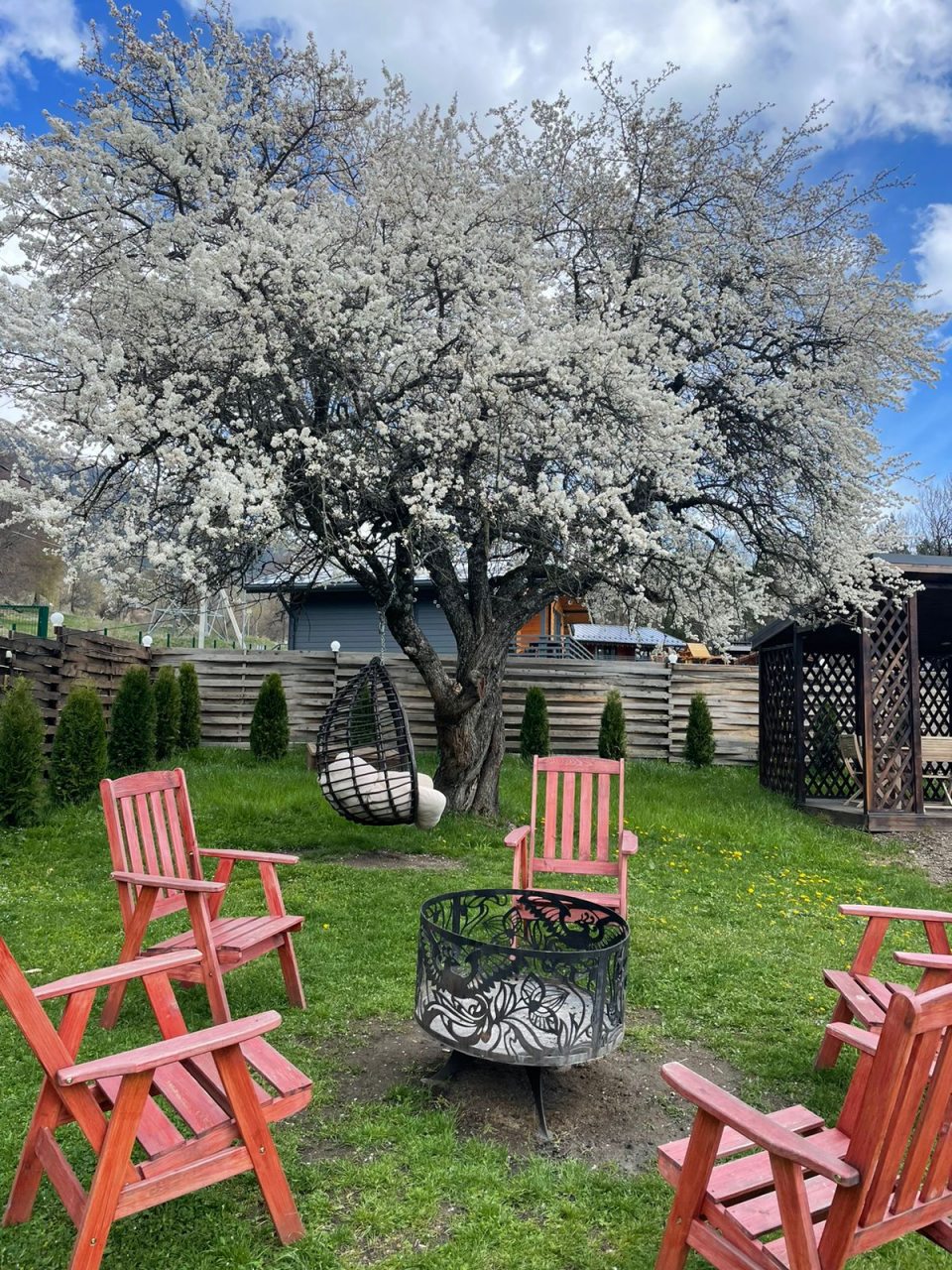 Шале (Шале 4 White House), База отдыха Barn House