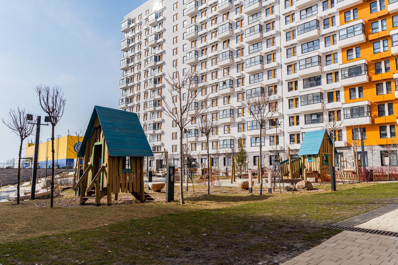 Детская площадка, Апартаменты 253 на Григорьева 12 от LetoApart