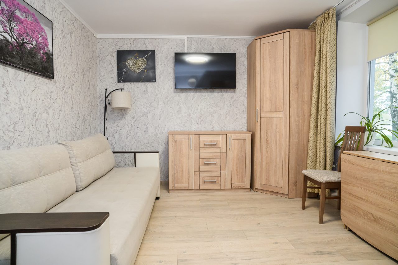 Люкс (Двухкомнатный улучшенный номер с кухней), База отдыха Пятницкий плёс