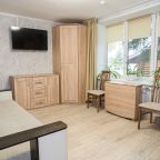 Люкс (Двухкомнатный улучшенный номер с кухней), База отдыха Пятницкий плёс