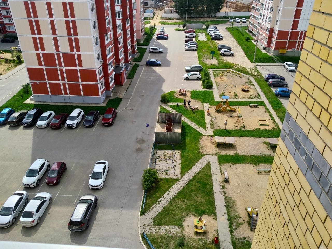 Детская площадка, Апартаменты Евродвушка на Ермакова