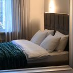 Спальня
Кровать king-size
ТВ
Зеркало