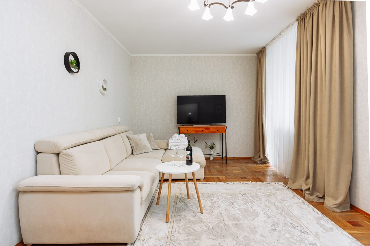 Семиместный (Трехкомнатная квартира у Верхнего озера и парка), Malkova Apartments на Земельной