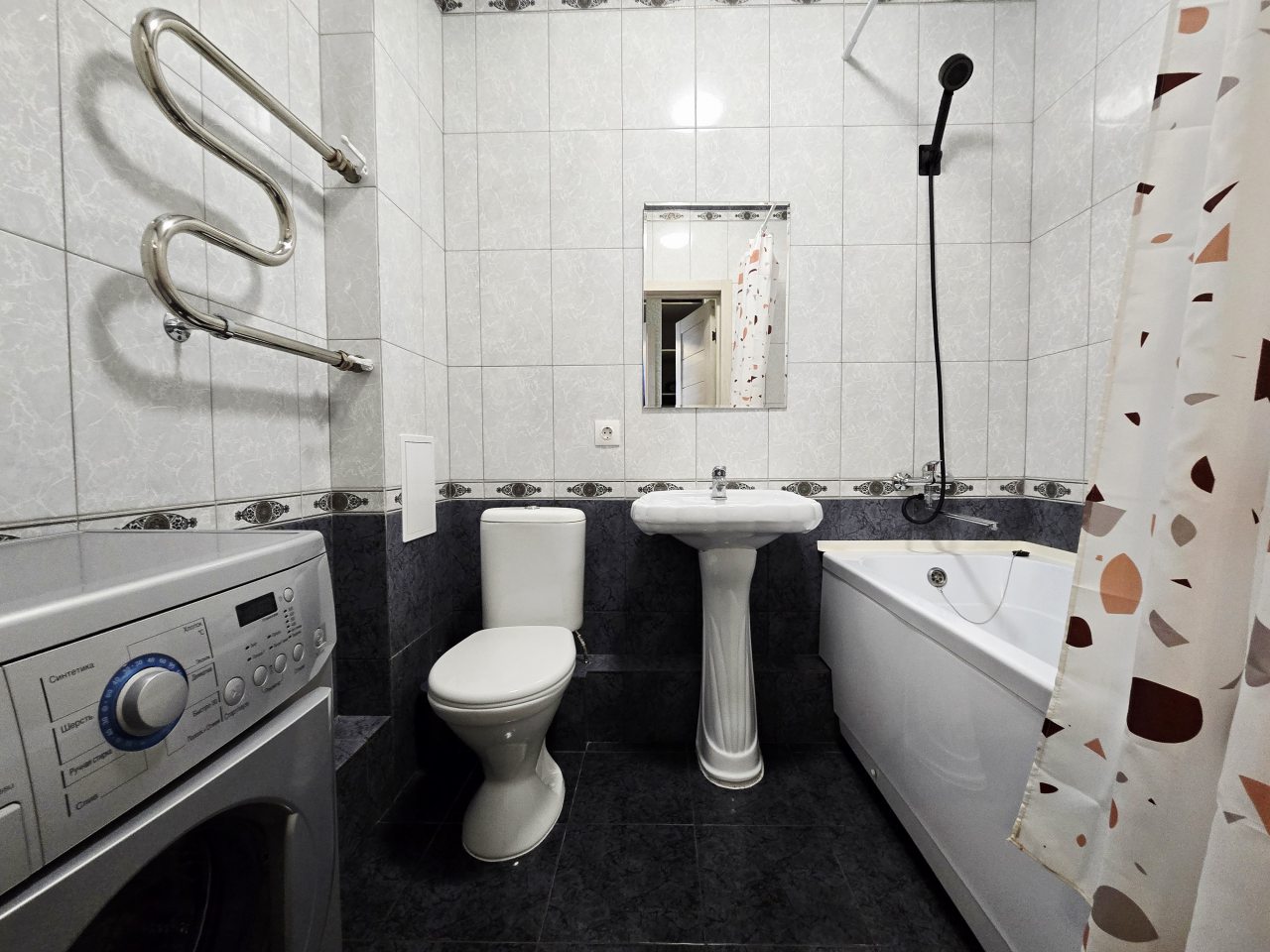 Трёхместный и более, Апартаменты На пр-те Московском 2б