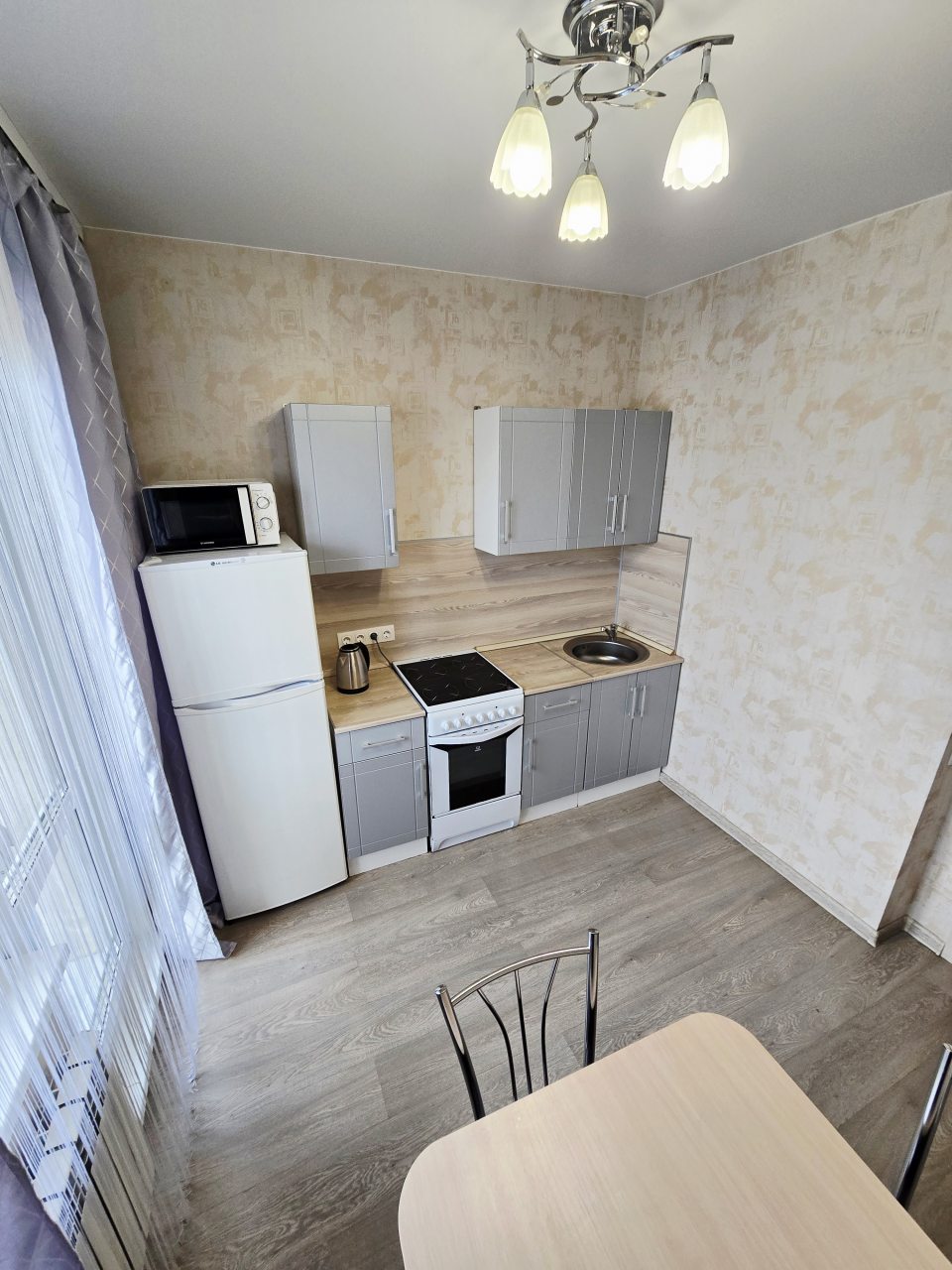 Трёхместный и более, Апартаменты На пр-те Московском 2б