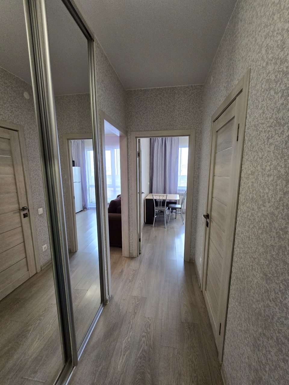 Трёхместный и более, Апартаменты На пр-те Московском 2б