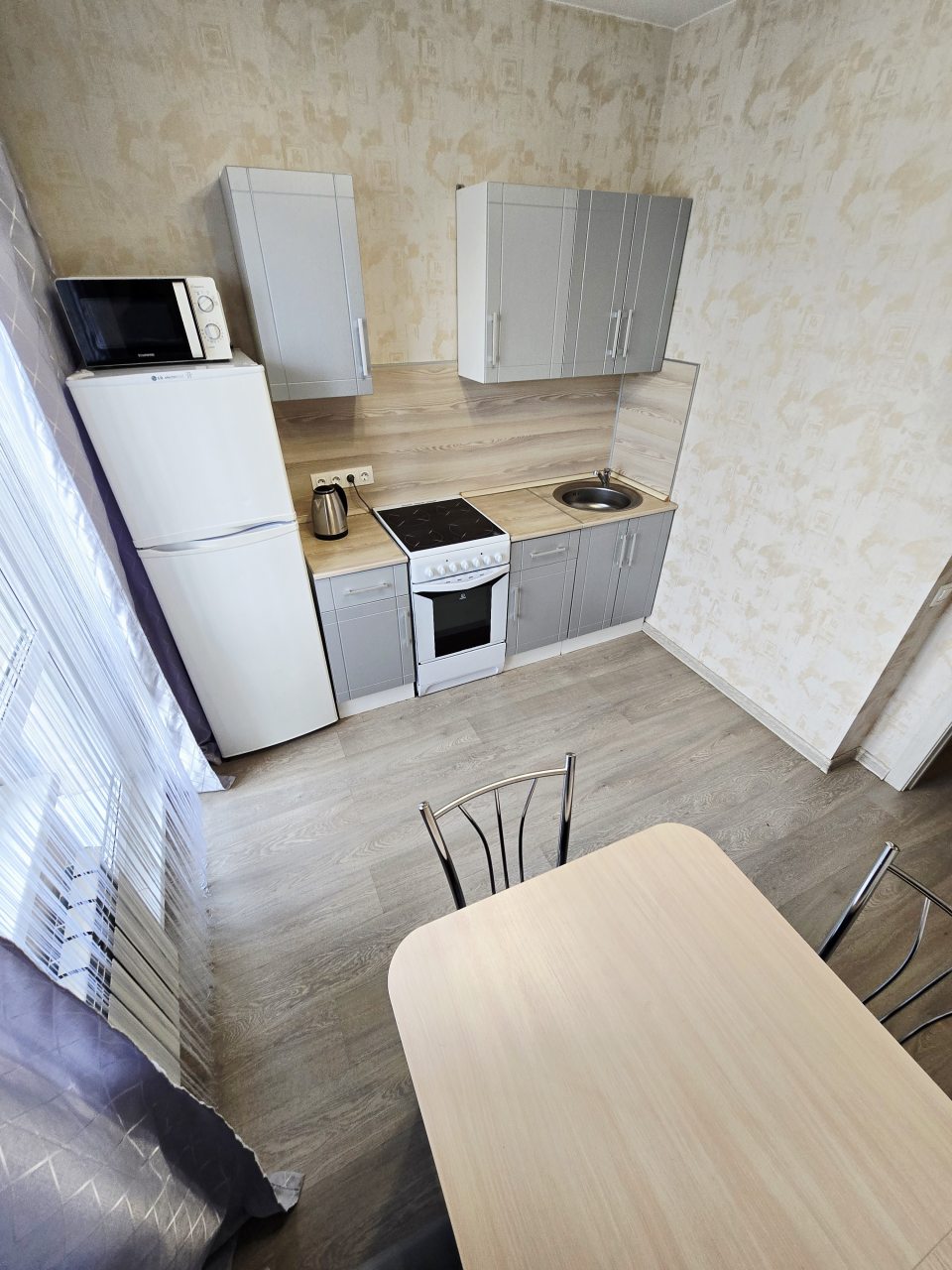 Трёхместный и более, Апартаменты На пр-те Московском 2б