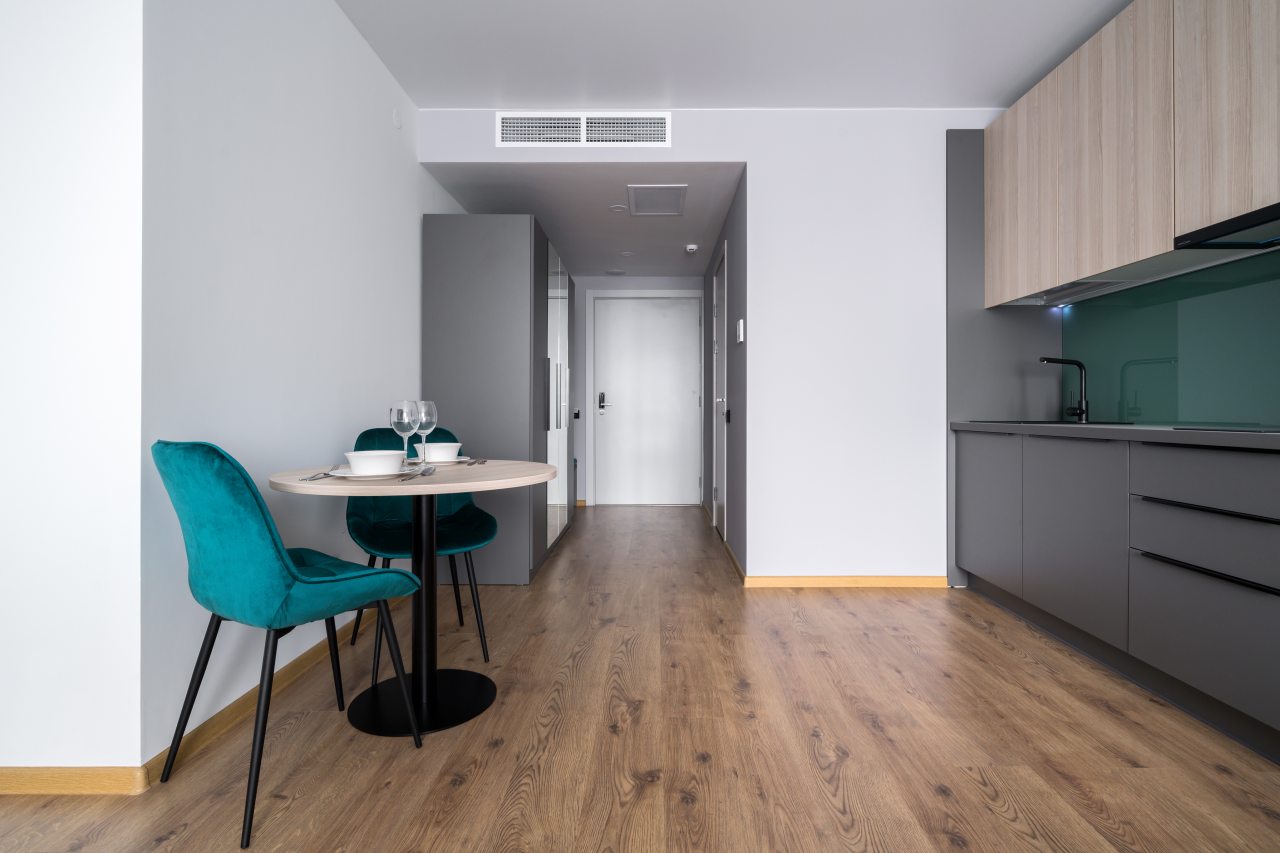 Обеденный стол