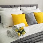 Двуспальная кровать с ортопедическим матрасом 160*200