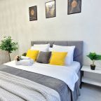 Двуспальная кровать с ортопедическим матрасом 160*200