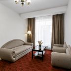 Семейный (Двухкомнатный Делюкс с балконом и видом на море), Отель SL Кавказ