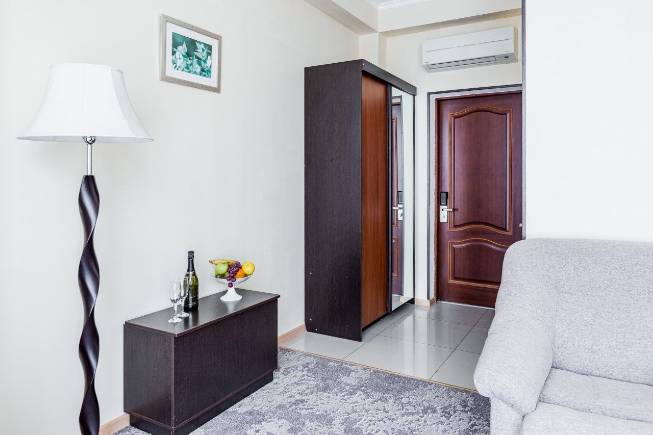 Люкс, Отель Кавказ групп