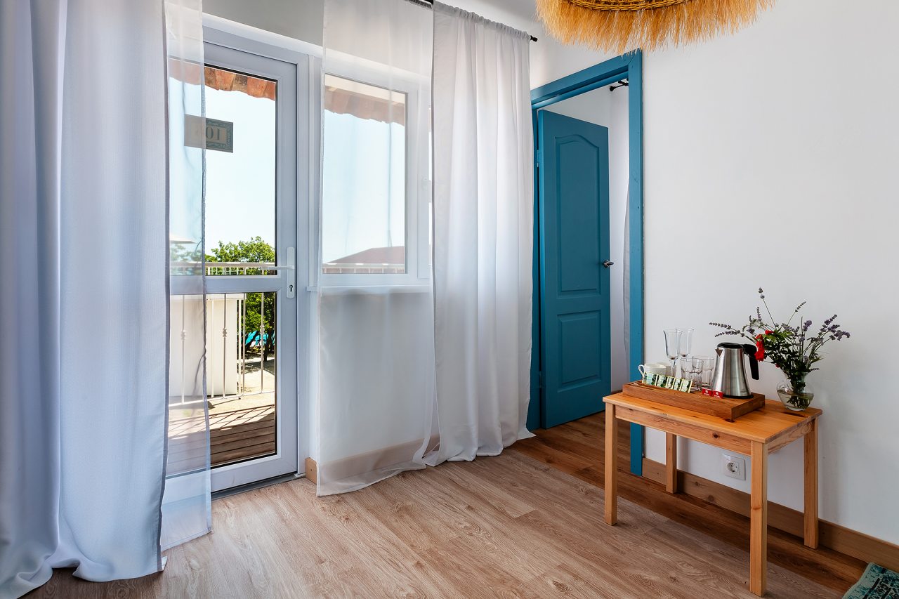 Люкс (Двухкомнатный люкс с большой террасой и видом на море), Petra Garden Beach Hotel