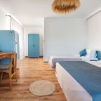 Студио (Панорамный люкс с большой террасой и видом на море), Petra Garden Beach Hotel