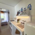 Люкс (Двухкомнатные апартаменты с большой террасой и видом на море), Petra Garden Beach Hotel