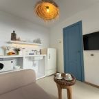 Люкс (Двухкомнатные апартаменты с большой террасой и видом на море), Petra Garden Beach Hotel