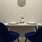 Апартаменты (СЕТЬ АПАРТАМЕНТОВ «АТМОСФЕРА» | ИНДИГО — ГЛУБИНА КОМФОРТА И ВЫСОТА ВПЕЧАТЛЕНИЙ), Апартаменты Атмосфера - Дизайнерская квартира в центре Липецка