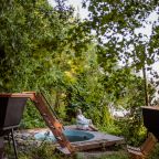 Тихое место, Загородный отель River glamp