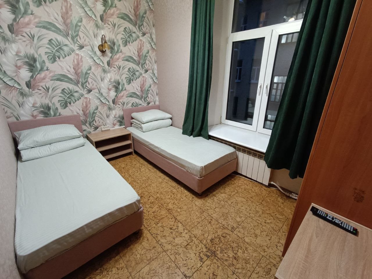 Двухместный (Ч5 Двухместная комната с 2 односпальными кроватями и общим санузлом) гостевого дома МК Чайковского 24, Санкт-Петербург
