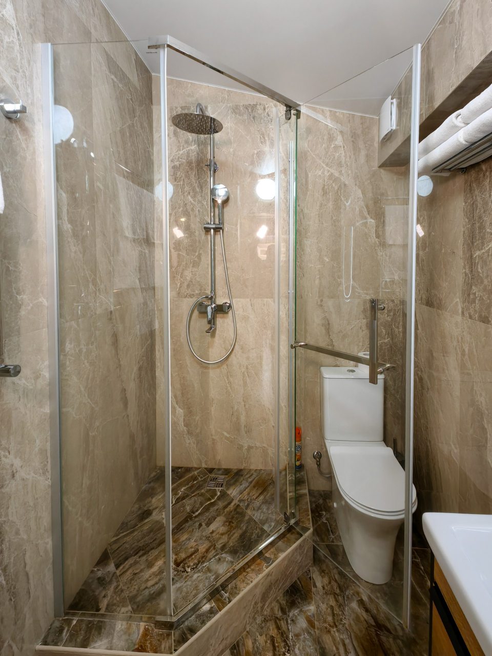 Апартаменты (Четырехместные апартаменты), Гостевой дом Лалеби