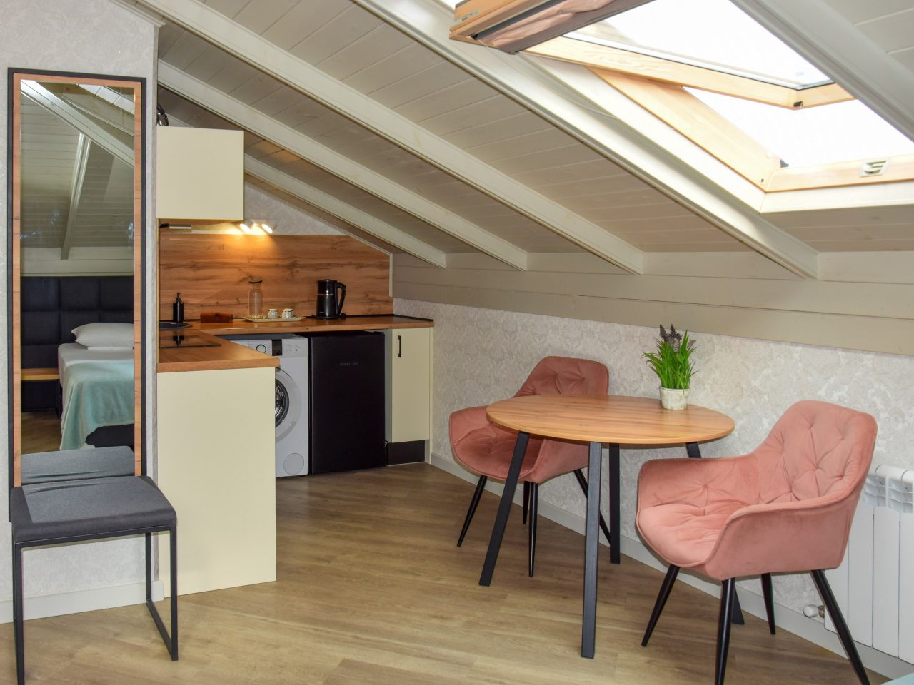 Апартаменты (Четырехместные апартаменты), Гостевой дом Лалеби