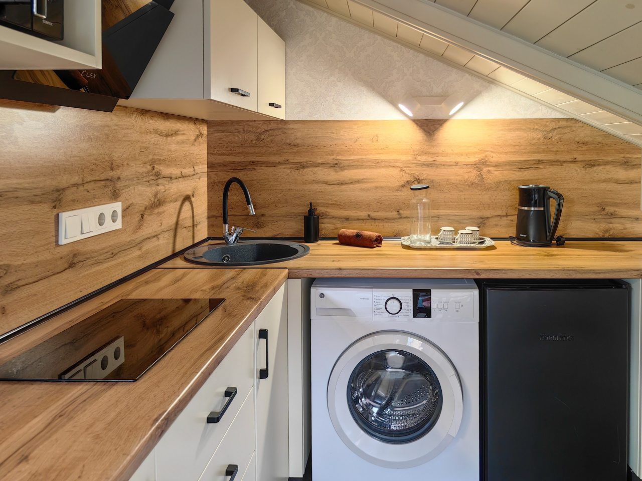 Апартаменты (Четырехместные апартаменты), Гостевой дом Лалеби