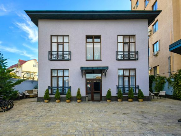 Гостевой дом Лалеби, Сириус