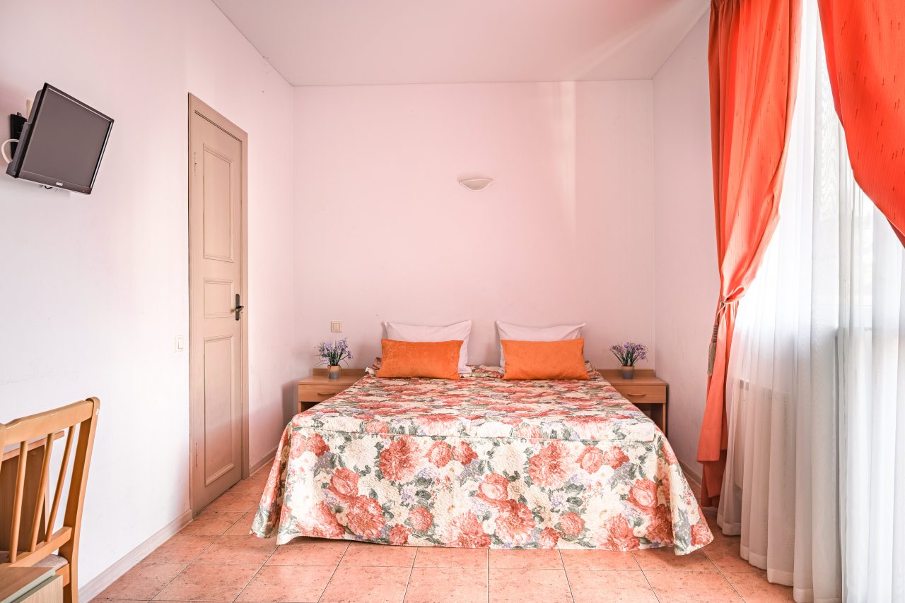 Трехместный (Трехместный номер 3 односпальные кровати) гостевого дома Прованс, Сочи