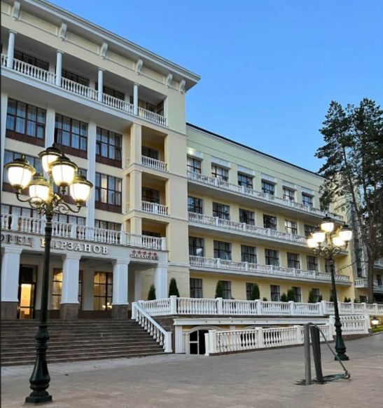 Санаторий Дворец Нарзанов, Кисловодск
