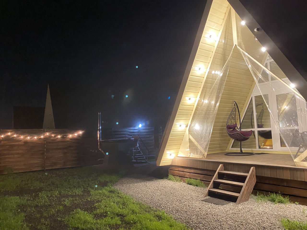 Дом (Уютный домик в стиле A-frame  с  чаном на берегу реки(коричневый)), Загородный клуб По щучьему Велению