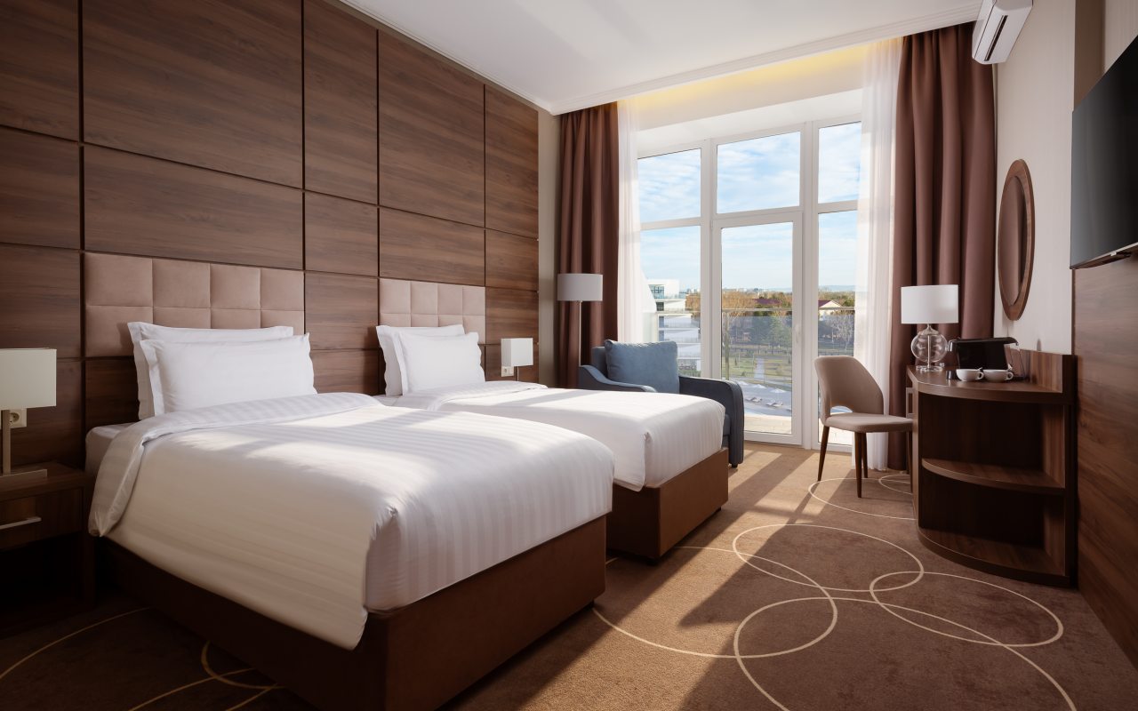 De Luxe (Deluxe Twin Pool View) отеля Movenpick Resort & SPA Anapa Miracleon 5*, Анапа