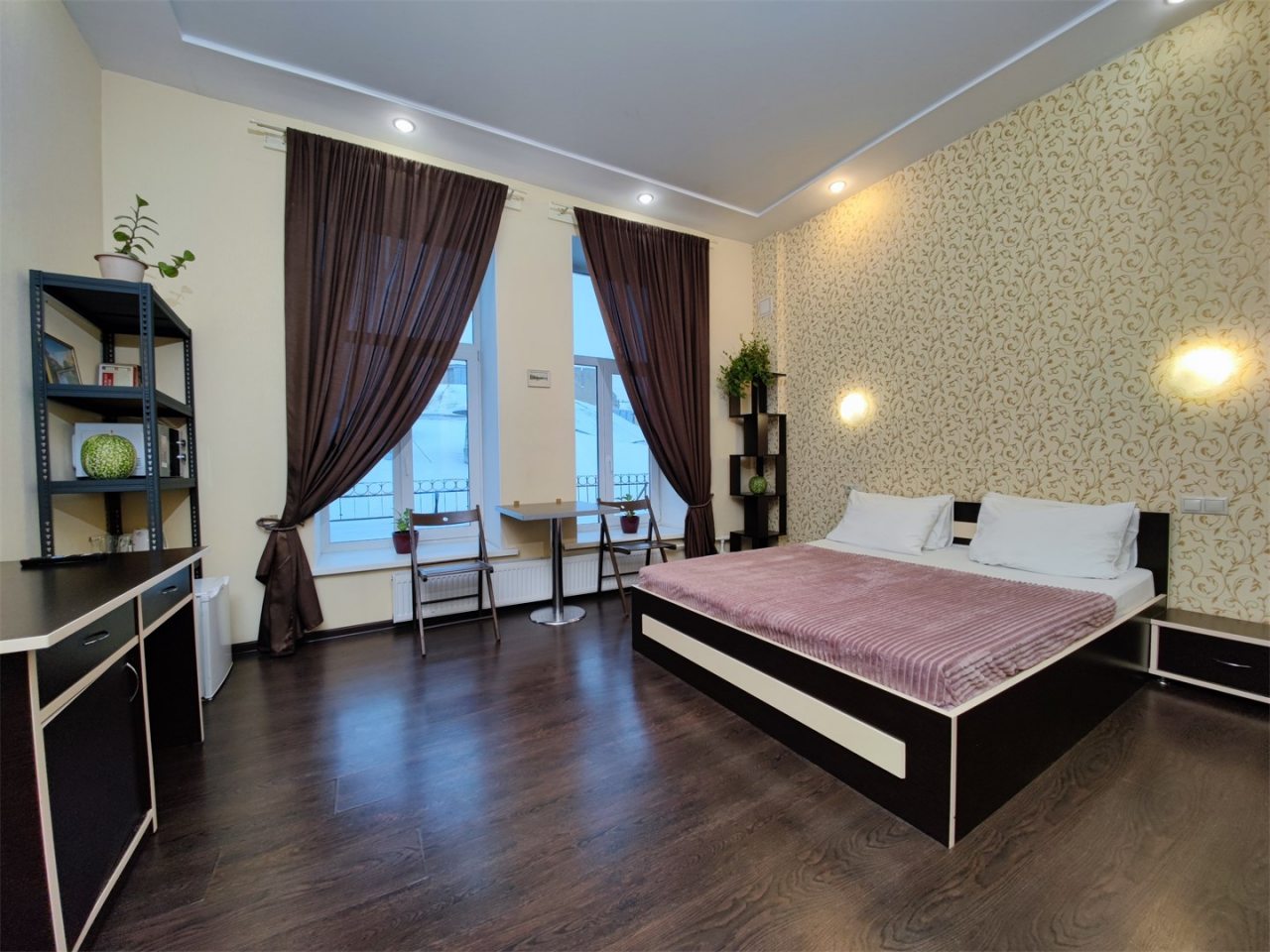 Апартаменты (Комфорт с двуспальной кроватью и джакузи) мини-отеля Невский 102, Санкт-Петербург